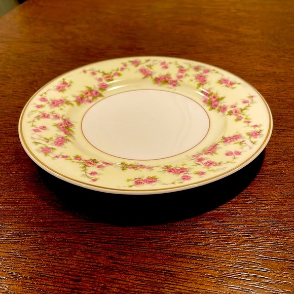 Vintage TK Thun Bohemia
Czechoslovakia Rosemary Bread/
Butter Plate - Picture 6 of 7